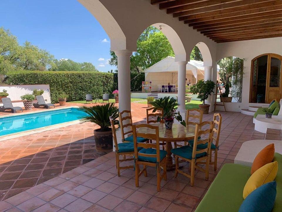 La Casona De Los Colibries El Pueblito  Ngoại thất bức ảnh
