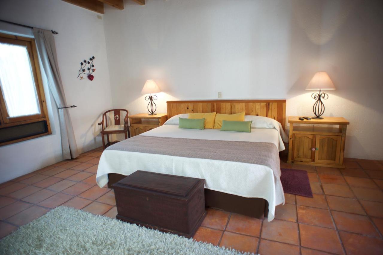 La Casona De Los Colibries El Pueblito  Phòng bức ảnh